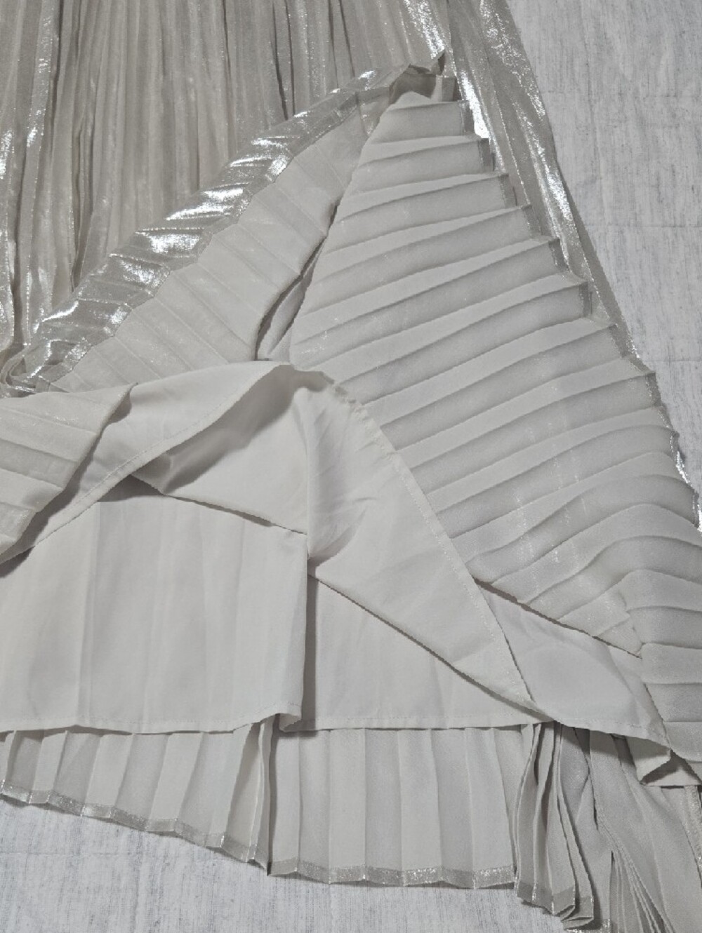 Express Metallic Pleated Halter Dress - Silver/Cream - Picture 12 of 13